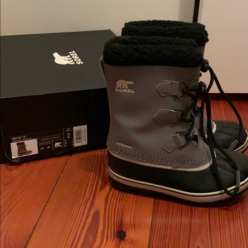 Kids Sorel boots. Worn once!